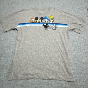 Walt Disney World Family Vacation XL Tee Mickey Mouse, Donald Duck, Goofy, Pluto